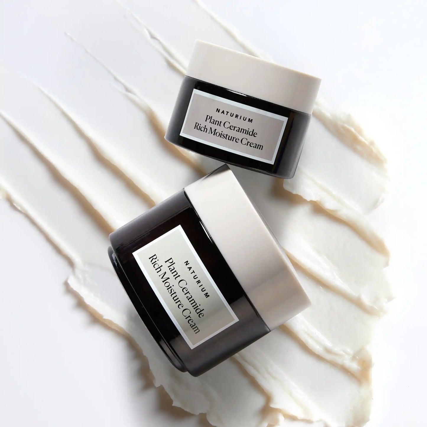 plant-ceramide-rich-moisture-cream-jumbo-i1 11_18_2021_Naturium0575-crop.webp