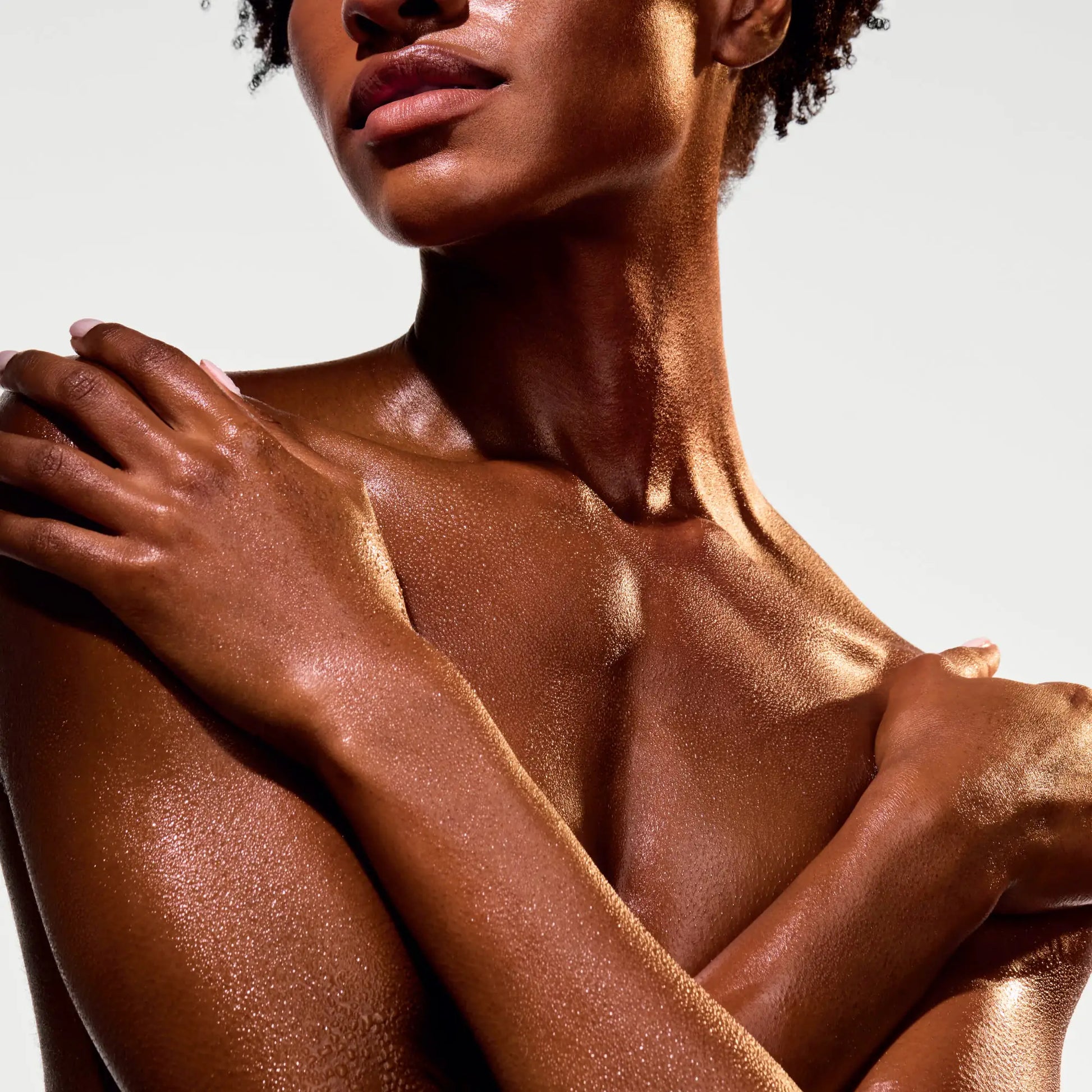 the-glow-getter-multi-oil-body-scrub-z6 NATR-40028-Alt-Image-The_Glow_Getter_Multi-Oil_Body_Scrub-06_1.webp